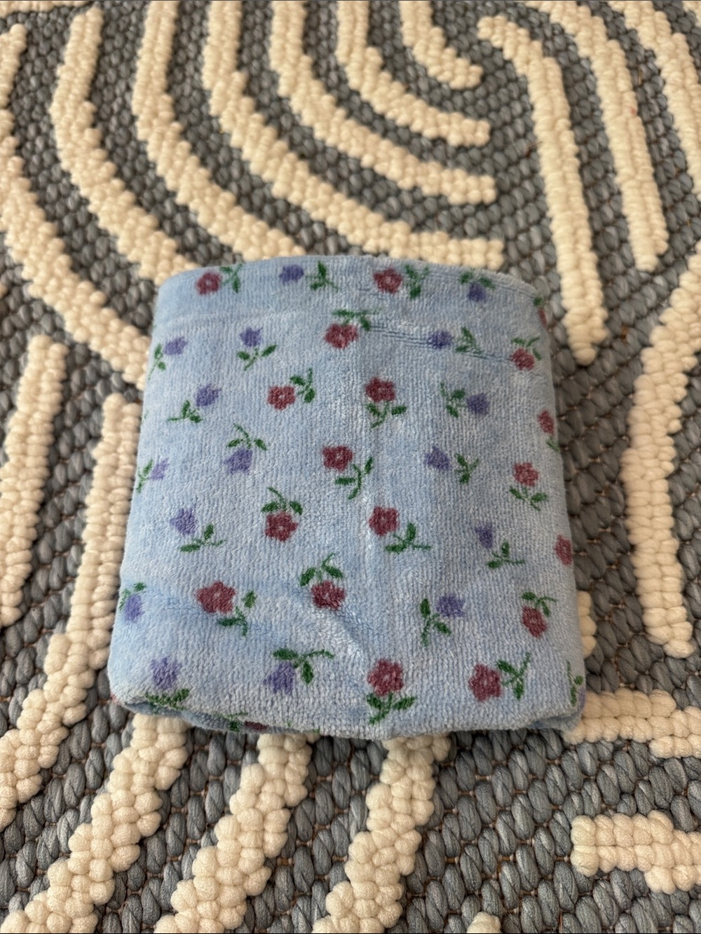 Vintage JCPenney Made USA Ditsy Floral Hand Towel Cottagecore